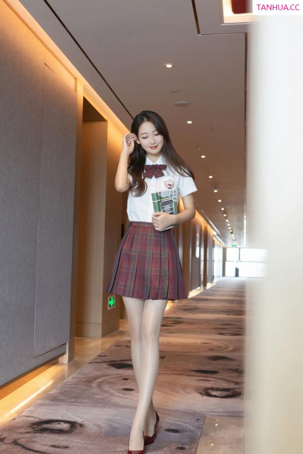 唐安琪  清纯女神唐安琪 JK制服清纯动人第5张图片